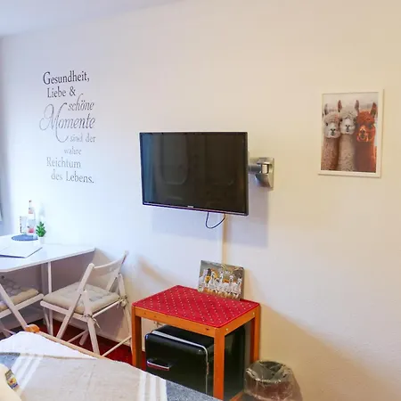 House Of Happiness By Apartmentglueck * 施卢赫湖